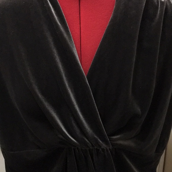 Velvet pretty short sleeve top - Picture 2 of 4